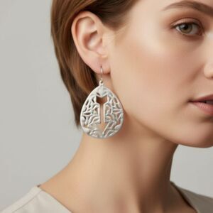 Silvertone Arrow Earrings  see measurements